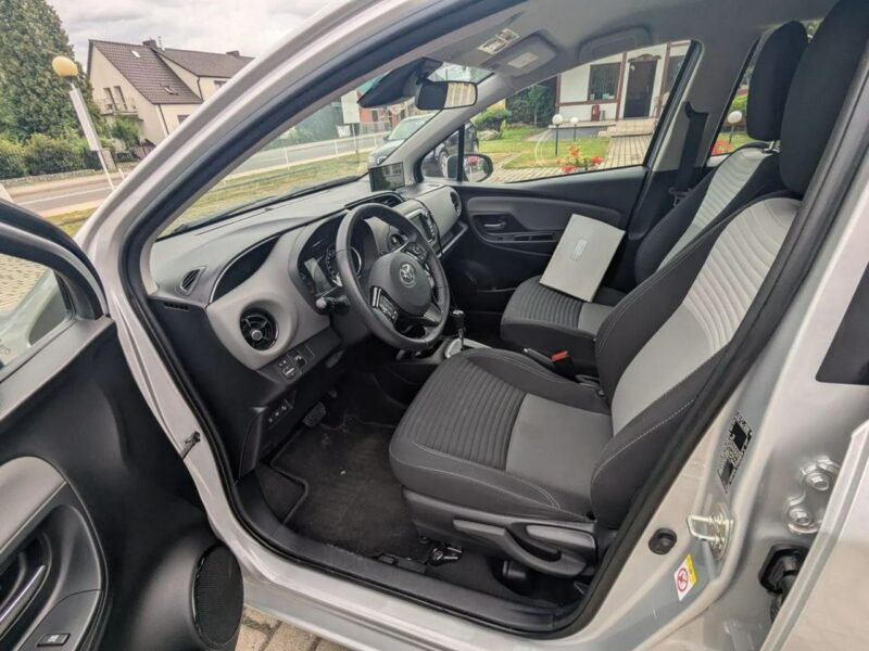 Toyota Yaris 1.5 benz/salon Polska,serwis/II właściciel/navi/kamera III (2011-2019)