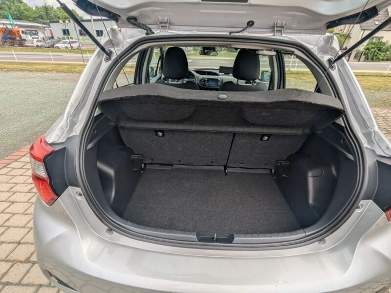 Toyota Yaris 1.5 benz/salon Polska,serwis/II właściciel/navi/kamera III (2011-2019)