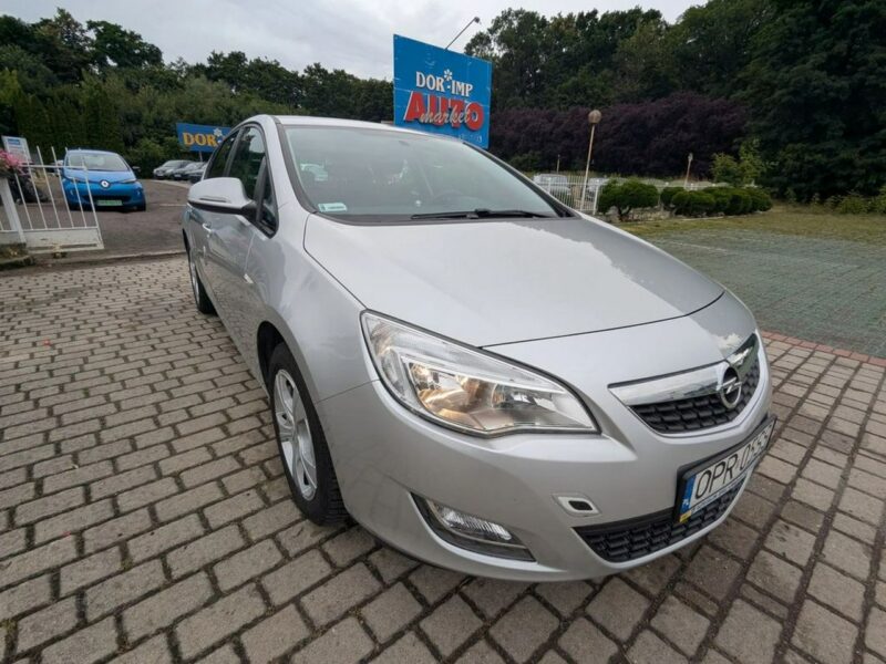 Opel Astra 1.6 ecotec/rSALON PL/I właściciel/bezwypadek/bardzo dobry stan J (2009-2019)