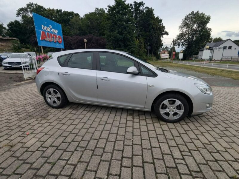 Opel Astra 1.6 ecotec/rSALON PL/I właściciel/bezwypadek/bardzo dobry stan J (2009-2019)