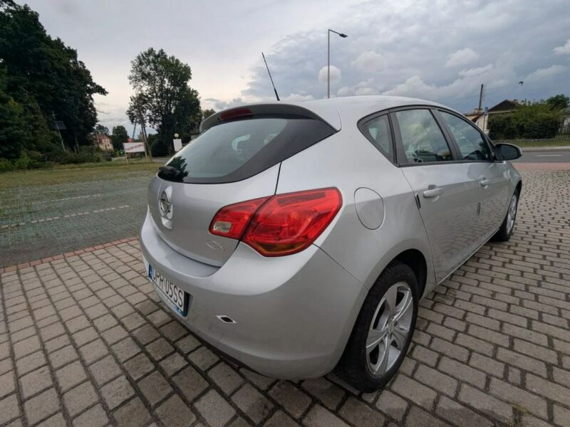 Opel Astra 1.6 ecotec/rSALON PL/I właściciel/bezwypadek/bardzo dobry stan J (2009-2019)