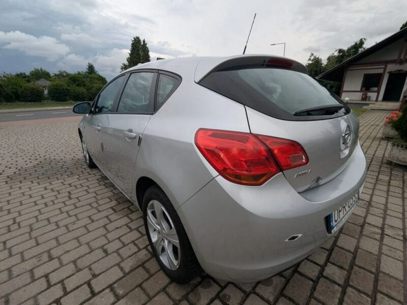 Opel Astra 1.6 ecotec/rSALON PL/I właściciel/bezwypadek/bardzo dobry stan J (2009-2019)