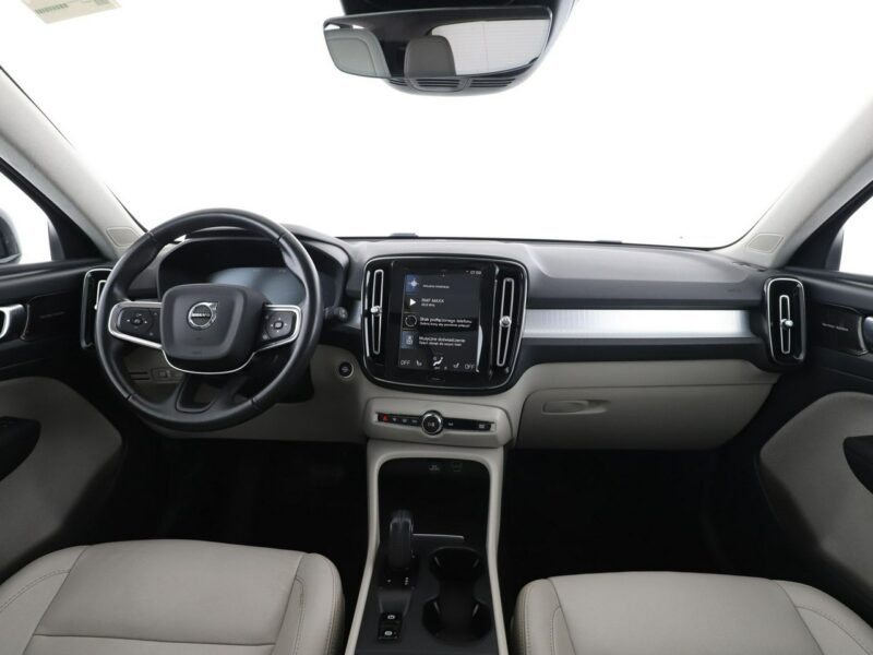 Volvo XC 40 Inscription PHEV T5 skóra panorama kamera360 grzane fotele navi Harman