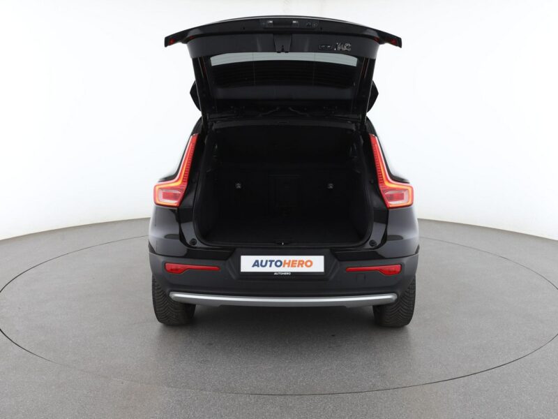 Volvo XC 40 Inscription PHEV T5 skóra panorama kamera360 grzane fotele navi Harman