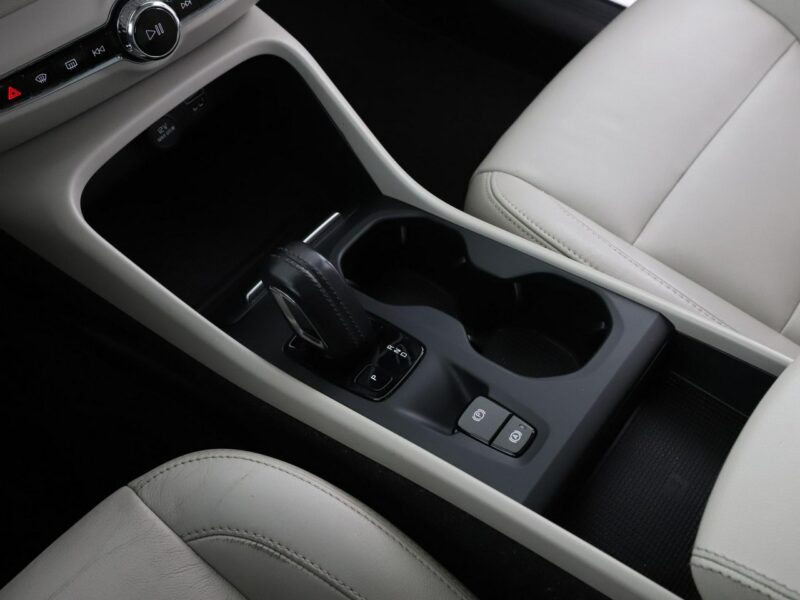 Volvo XC 40 Inscription PHEV T5 skóra panorama kamera360 grzane fotele navi Harman