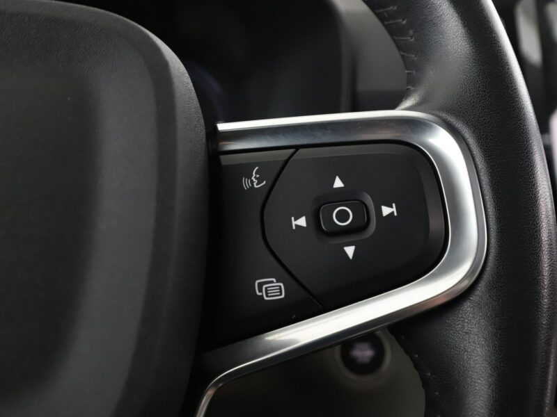 Volvo XC 40 Inscription PHEV T5 skóra panorama kamera360 grzane fotele navi Harman