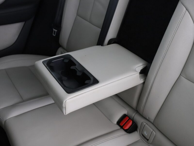 Volvo XC 40 Inscription PHEV T5 skóra panorama kamera360 grzane fotele navi Harman