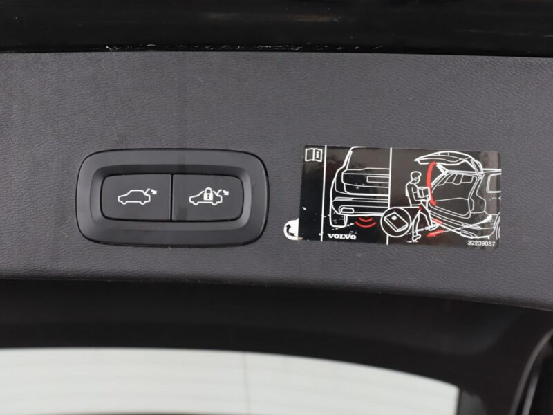 Volvo XC 40 Inscription PHEV T5 skóra panorama kamera360 grzane fotele navi Harman