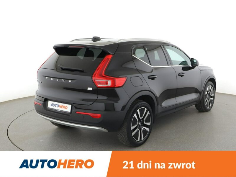Volvo XC 40 Inscription PHEV T5 skóra panorama kamera360 grzane fotele navi Harman
