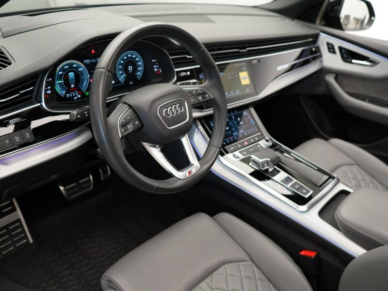 Audi Q8 60 TFSIe 462 KM Quattro Sline Virtual Kamera 360 ACC Head-Up Hak