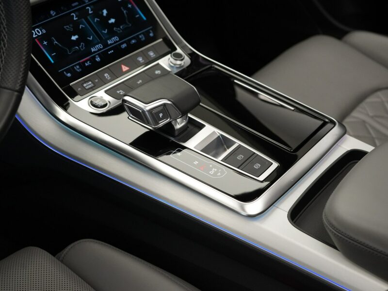 Audi Q8 60 TFSIe 462 KM Quattro Sline Virtual Kamera 360 ACC Head-Up Hak