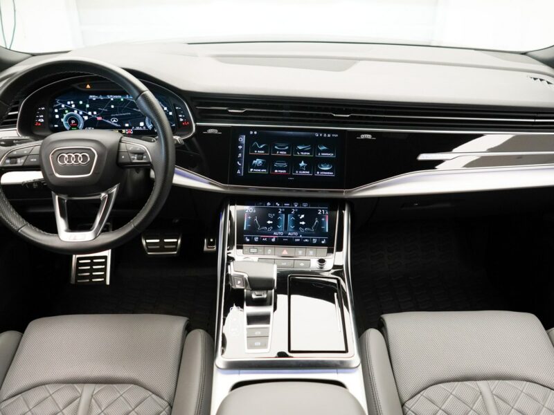 Audi Q8 60 TFSIe 462 KM Quattro Sline Virtual Kamera 360 ACC Head-Up Hak