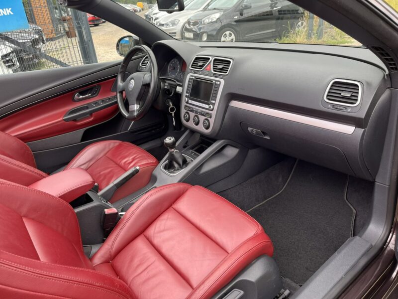 Volkswagen Eos 2.0TURBO 200KM Skóry Alu Xenon NAvi Climatronic Stan BDB Bezwypadkowy