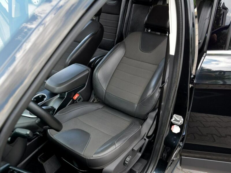 Ford Kuga 2.0TDCi(140KM)Navi Kamera Panorama ParkAssist Skóry Sony Alu17" ASO II (2012-)