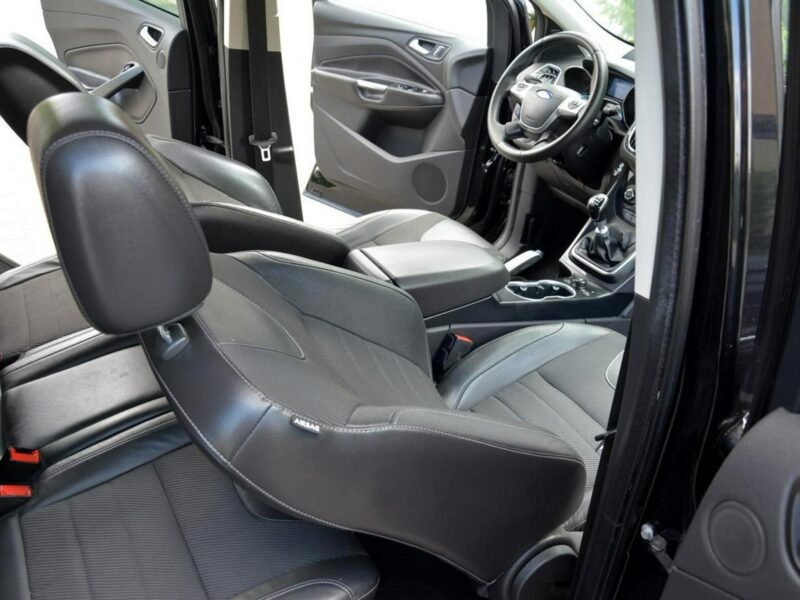Ford Kuga 2.0TDCi(140KM)Navi Kamera Panorama ParkAssist Skóry Sony Alu17" ASO II (2012-)