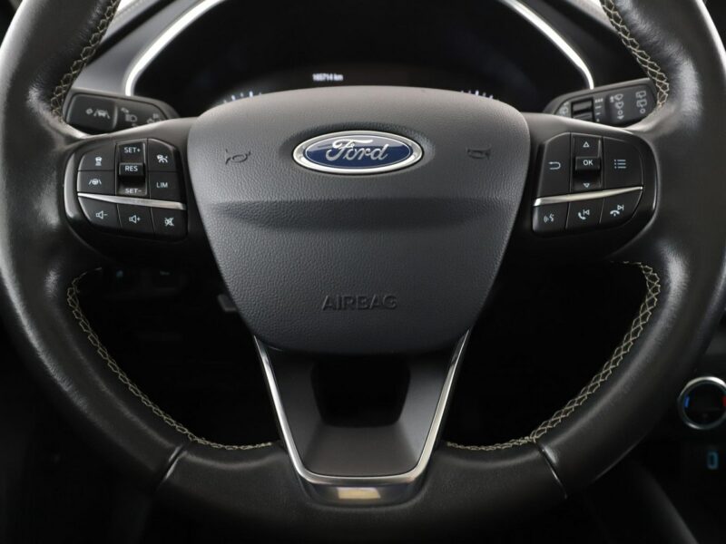 Ford Focus Automat Panorama Navi Automatyczna klimatyzacja Podgrzewane fotele Blt Mk4 (2018-)