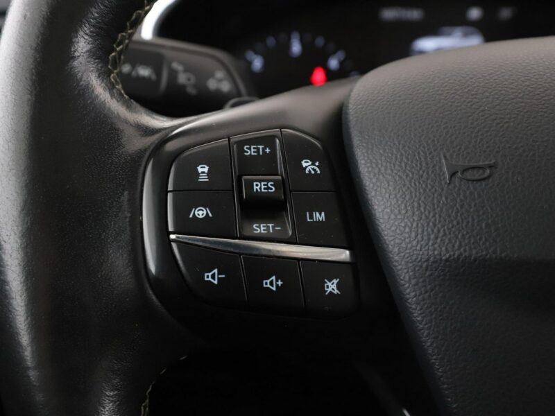 Ford Focus Automat Panorama Navi Automatyczna klimatyzacja Podgrzewane fotele Blt Mk4 (2018-)