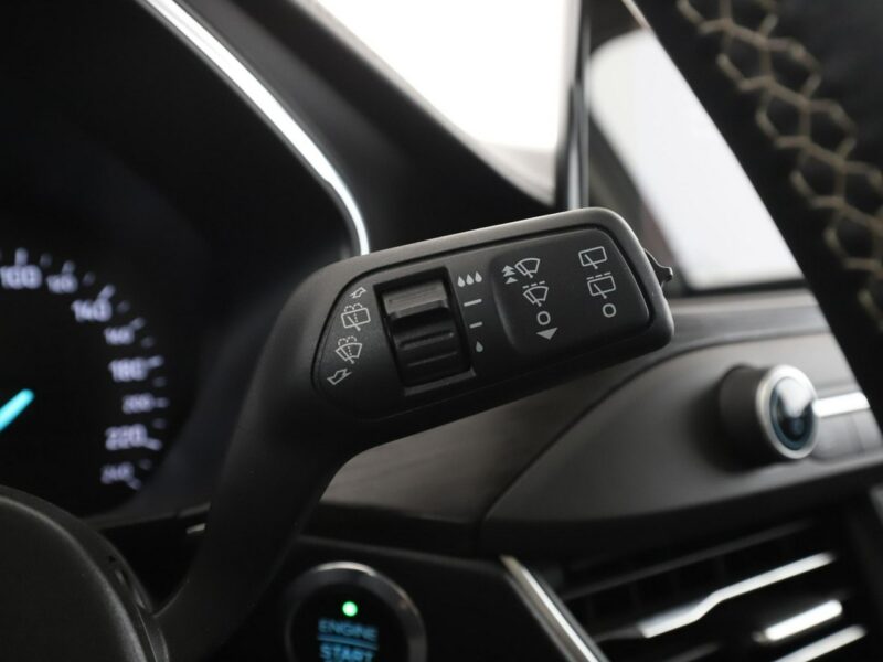Ford Focus Automat Panorama Navi Automatyczna klimatyzacja Podgrzewane fotele Blt Mk4 (2018-)