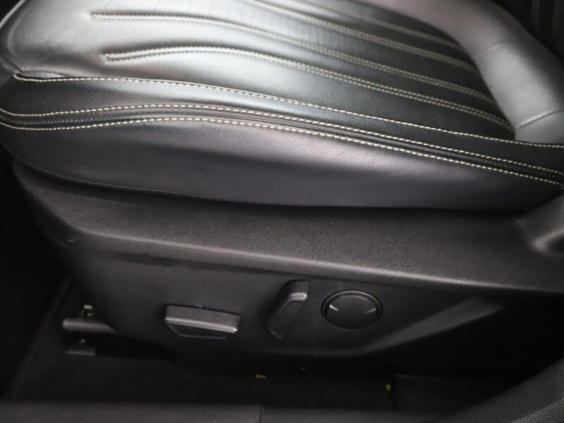 Ford Focus Automat Panorama Navi Automatyczna klimatyzacja Podgrzewane fotele Blt Mk4 (2018-)
