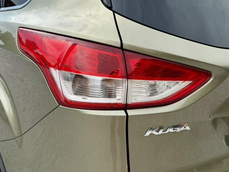Ford Kuga Titanium,Navi,Półskóra,Serwis,Gwarancja II (2012-)