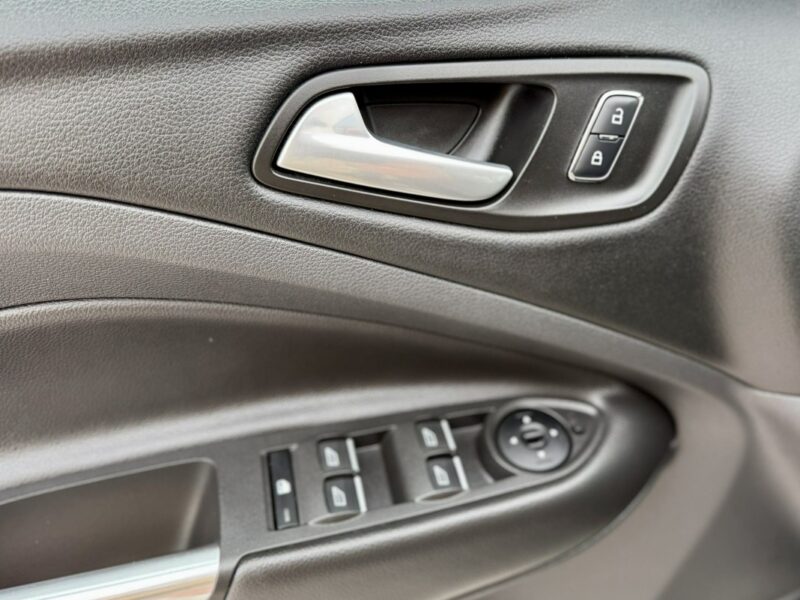 Ford Kuga Titanium,Navi,Półskóra,Serwis,Gwarancja II (2012-)