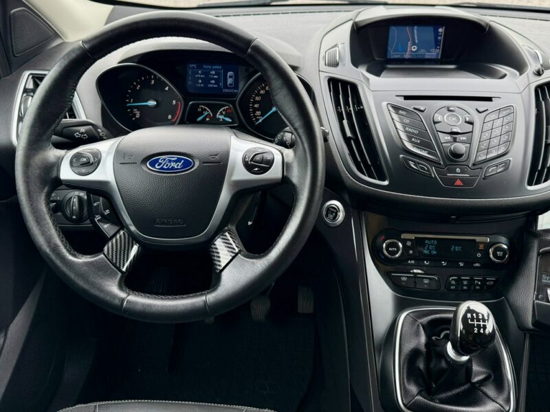 Ford Kuga Titanium,Navi,Półskóra,Serwis,Gwarancja II (2012-)