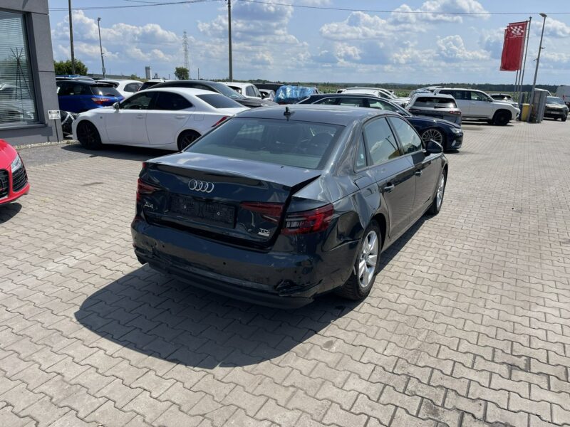 Audi A4 Navi Skóry Oryginalny przebieg B9 (2015-)