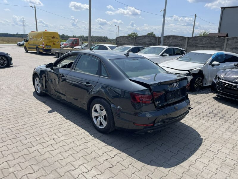 Audi A4 Navi Skóry Oryginalny przebieg B9 (2015-)