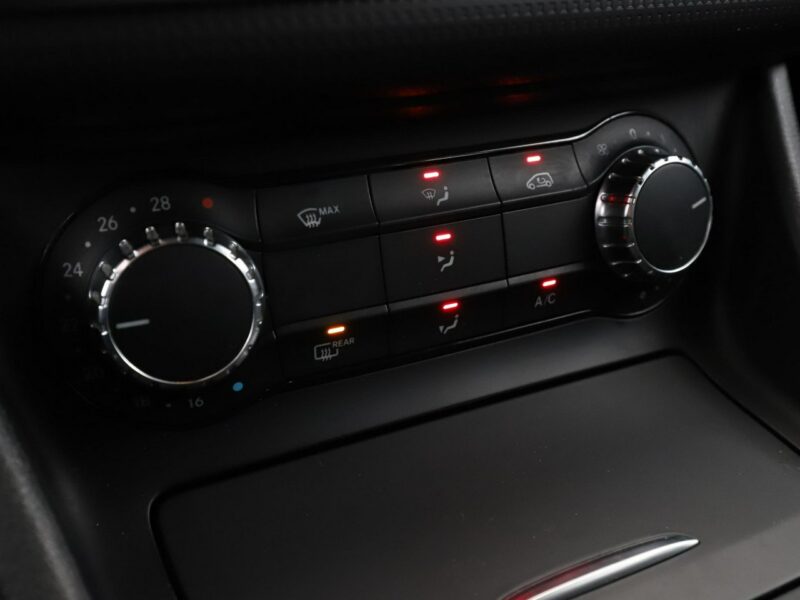 Mercedes A 180 GRATIS! Pakiet Serwisowy o wartości 1500 zł! W176 (2012-)