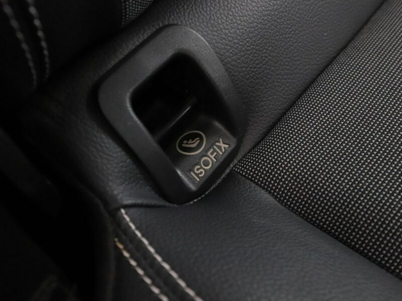 Mercedes A 180 półskóra full LED navi klima czujniki parkowania grzane fotele W176 (2012-)