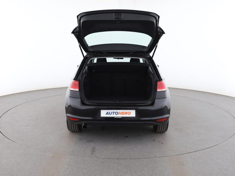 Volkswagen Golf klima auto czujniki parkowania multifunkcja VII (2012-)