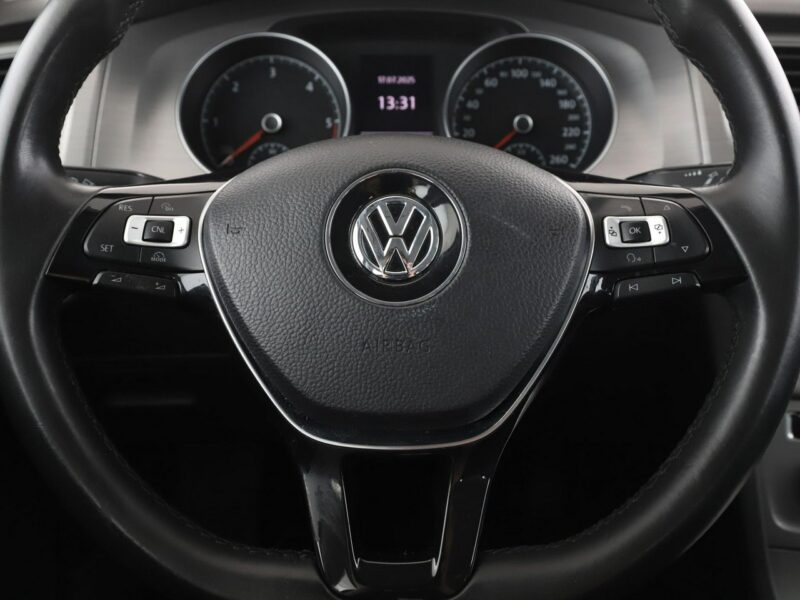 Volkswagen Golf klima auto czujniki parkowania multifunkcja VII (2012-)