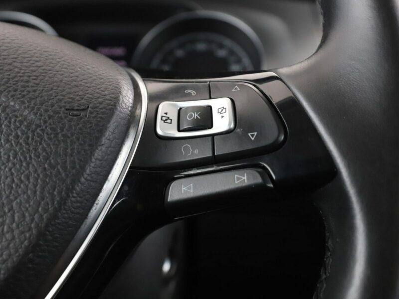 Volkswagen Golf klima auto czujniki parkowania multifunkcja VII (2012-)