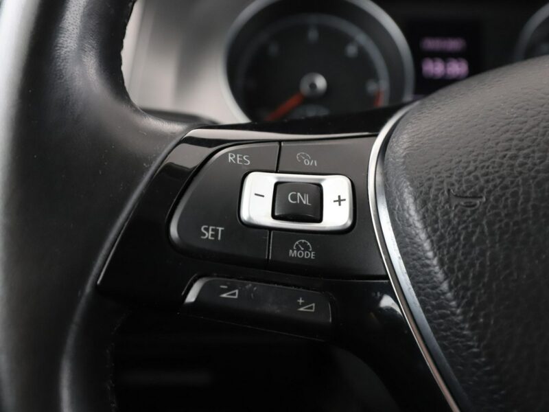 Volkswagen Golf klima auto czujniki parkowania multifunkcja VII (2012-)