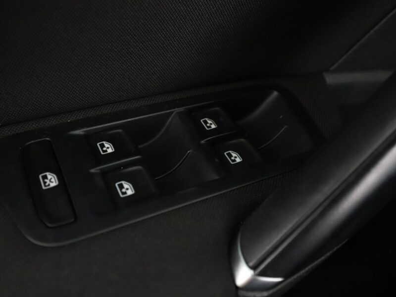 Volkswagen Golf klima auto czujniki parkowania multifunkcja VII (2012-)