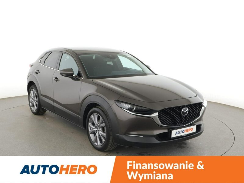 Mazda CX-30 navi led klima auto kamera i czujniki parkowania grzane fotele