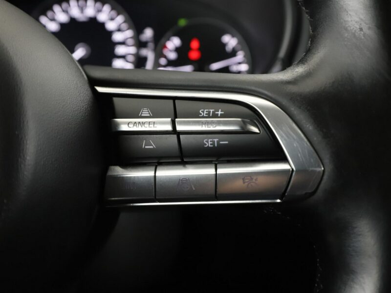 Mazda CX-30 navi led klima auto kamera i czujniki parkowania grzane fotele