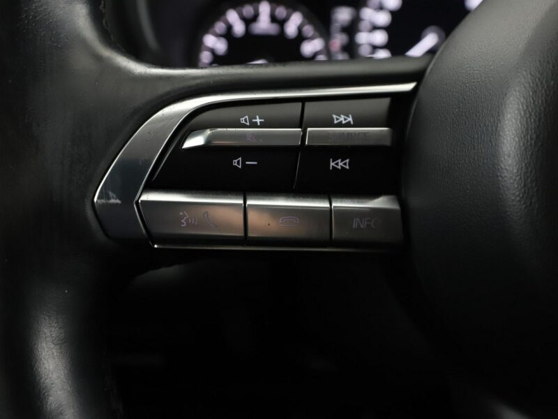 Mazda CX-30 navi led klima auto kamera i czujniki parkowania grzane fotele