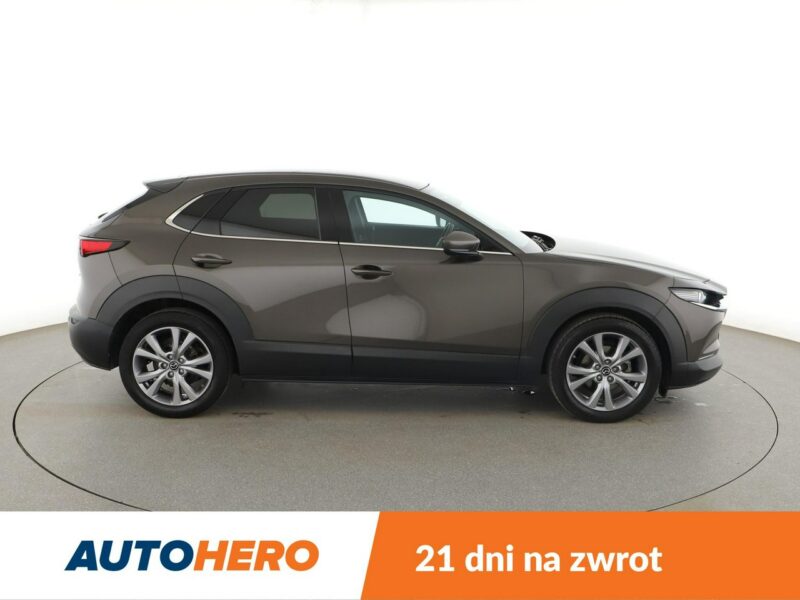 Mazda CX-30 navi led klima auto kamera i czujniki parkowania grzane fotele