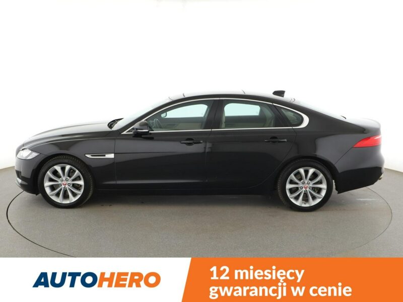 Jaguar XF automat jasne skóry bi-xenon navi grzane fotele szyberdach X260 (2015-)