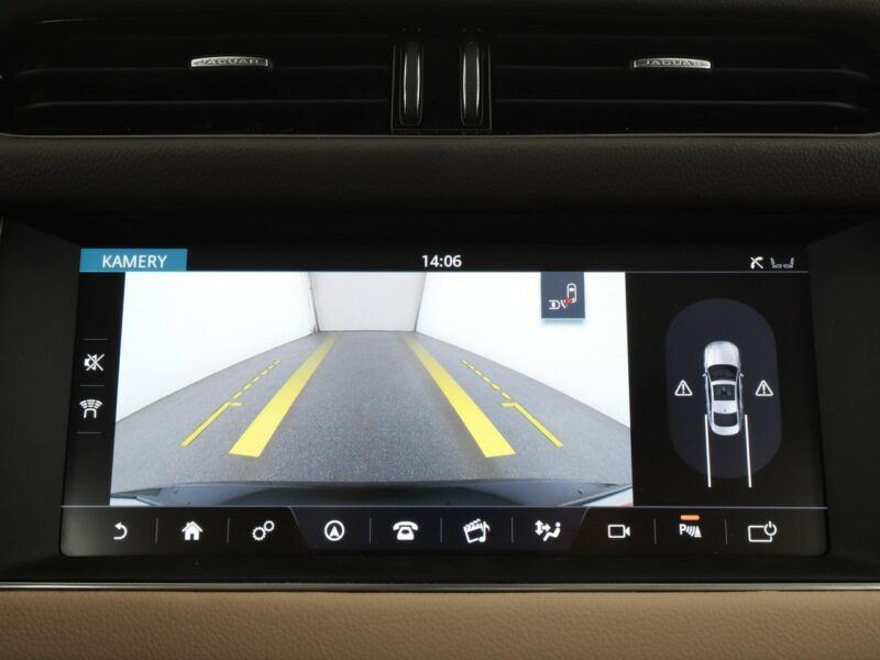 Jaguar XF automat jasne skóry bi-xenon navi grzane fotele szyberdach X260 (2015-)