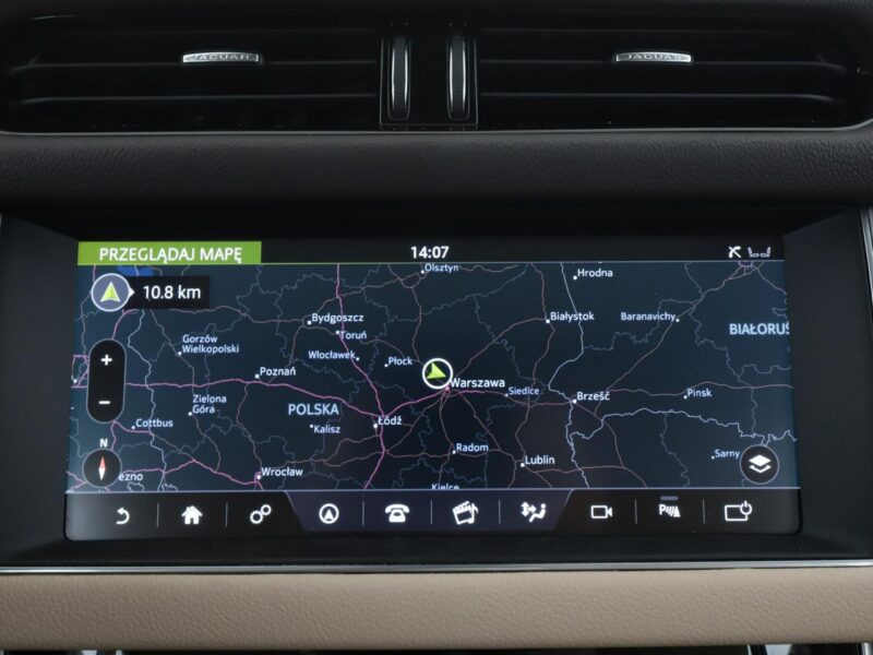 Jaguar XF automat jasne skóry bi-xenon navi grzane fotele szyberdach X260 (2015-)