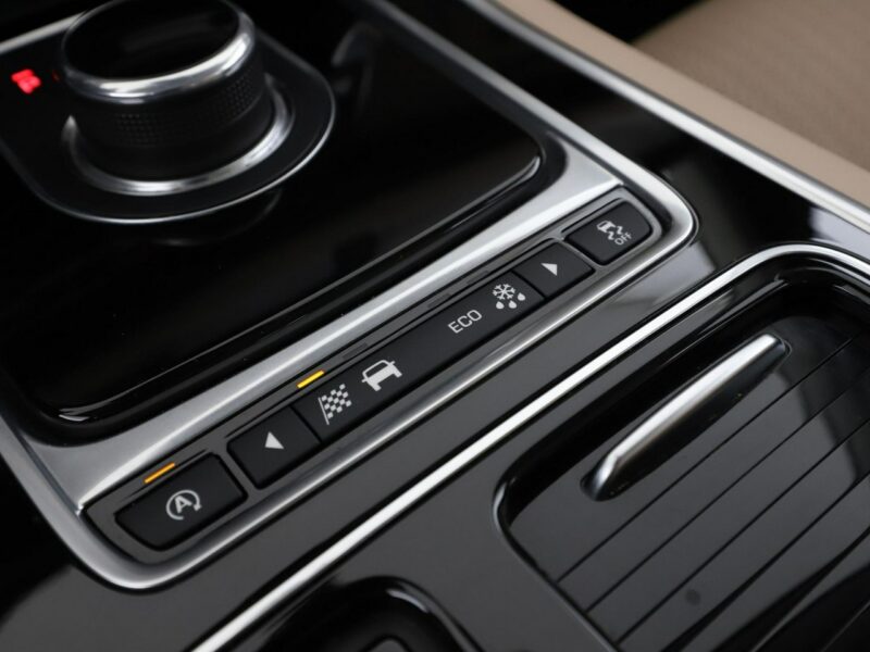 Jaguar XF automat jasne skóry bi-xenon navi grzane fotele szyberdach X260 (2015-)