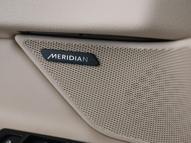 Jaguar XF automat jasne skóry bi-xenon navi grzane fotele szyberdach X260 (2015-)