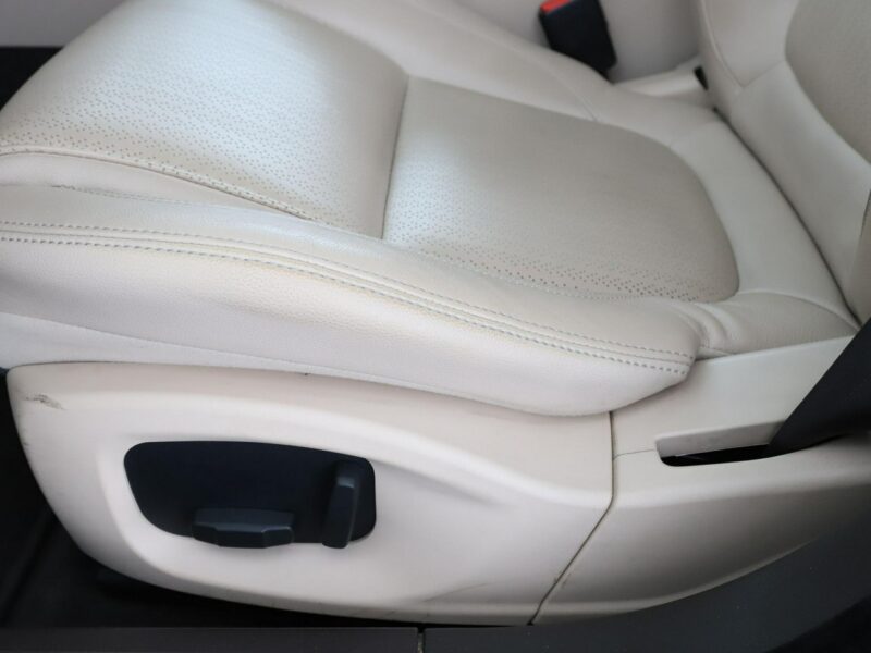 Jaguar XF automat jasne skóry bi-xenon navi grzane fotele szyberdach X260 (2015-)