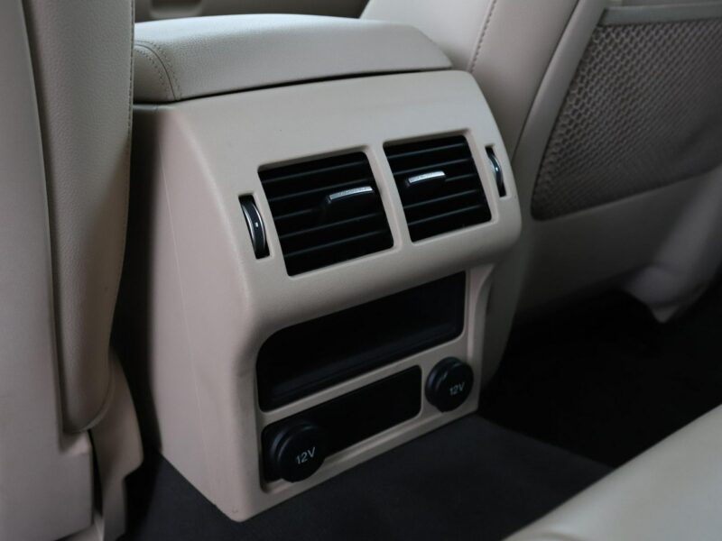 Jaguar XF automat jasne skóry bi-xenon navi grzane fotele szyberdach X260 (2015-)
