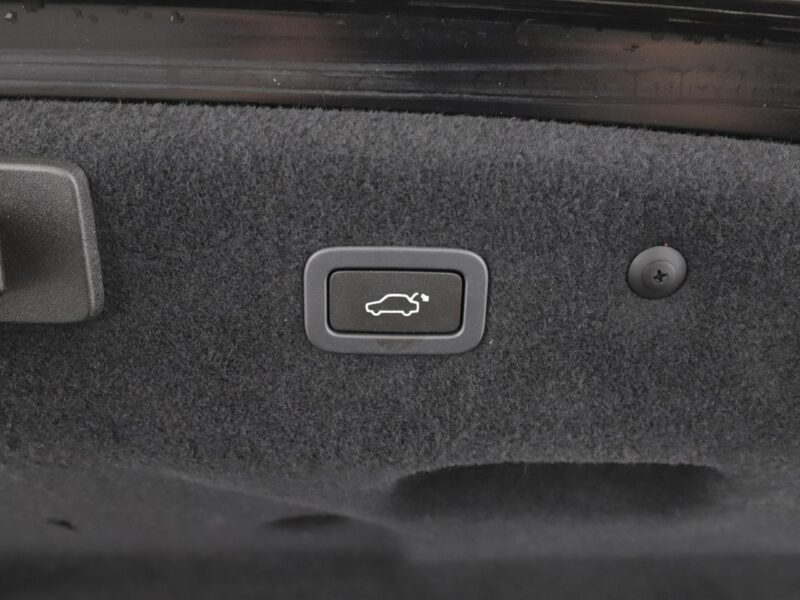 Jaguar XF automat jasne skóry bi-xenon navi grzane fotele szyberdach X260 (2015-)