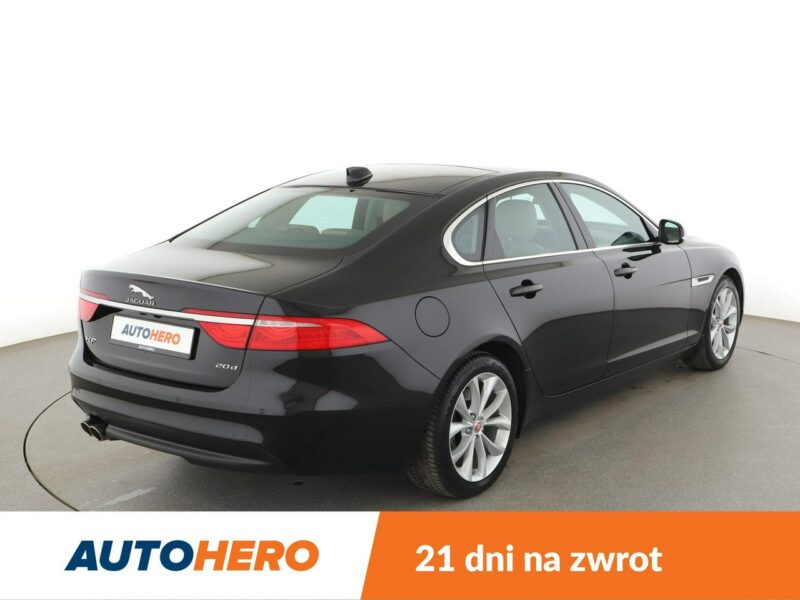 Jaguar XF automat jasne skóry bi-xenon navi grzane fotele szyberdach X260 (2015-)