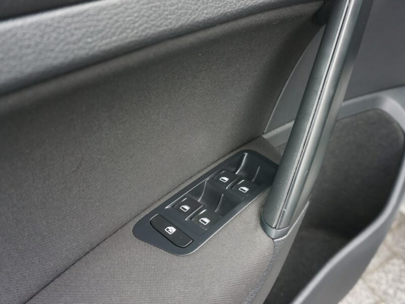 Volkswagen Golf z polskiego salonu, serwisowany, rok gwarancji, VII (2012-)