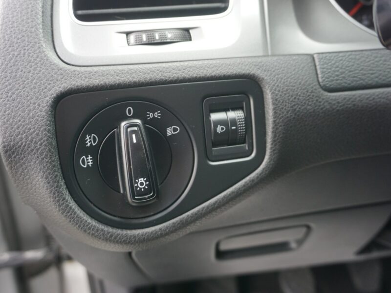 Volkswagen Golf z polskiego salonu, serwisowany, rok gwarancji, VII (2012-)